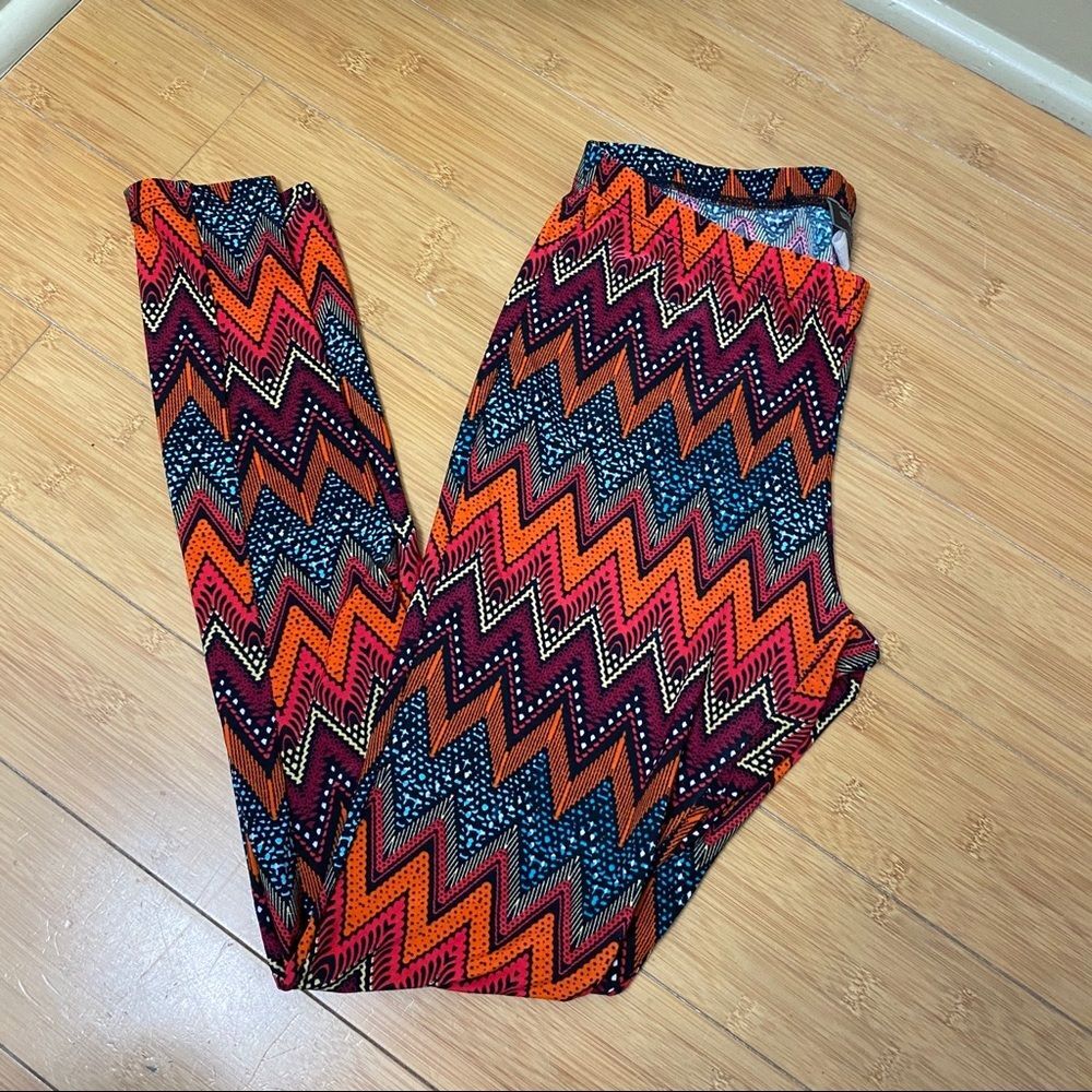 Capri Leggings - Chevron Aztec Print - Small
